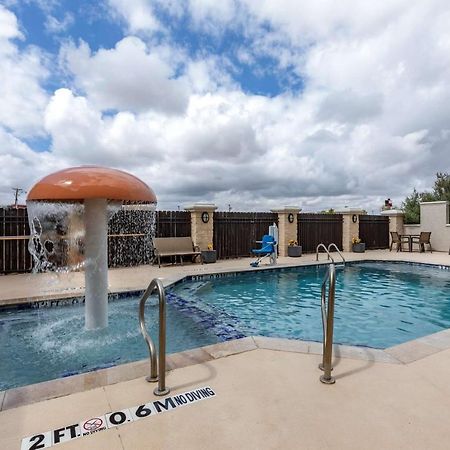 Best Western Plus North Odessa Inn & Suites Buitenkant foto