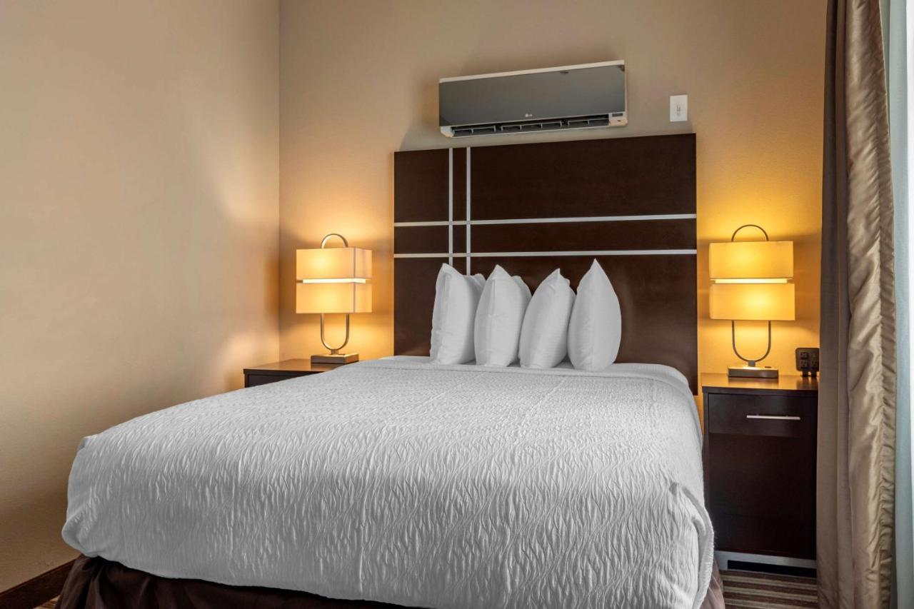 Best Western Plus North Odessa Inn & Suites Buitenkant foto